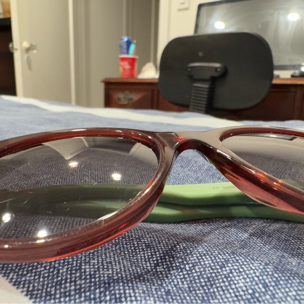 Fendi Stylish Brown Sunglasses - Picture 3 of 17
